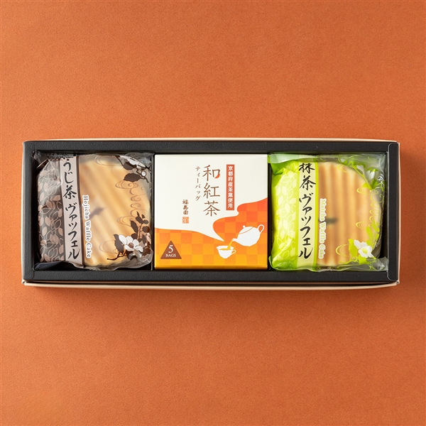 和紅茶とヴァッフェル2種のセット