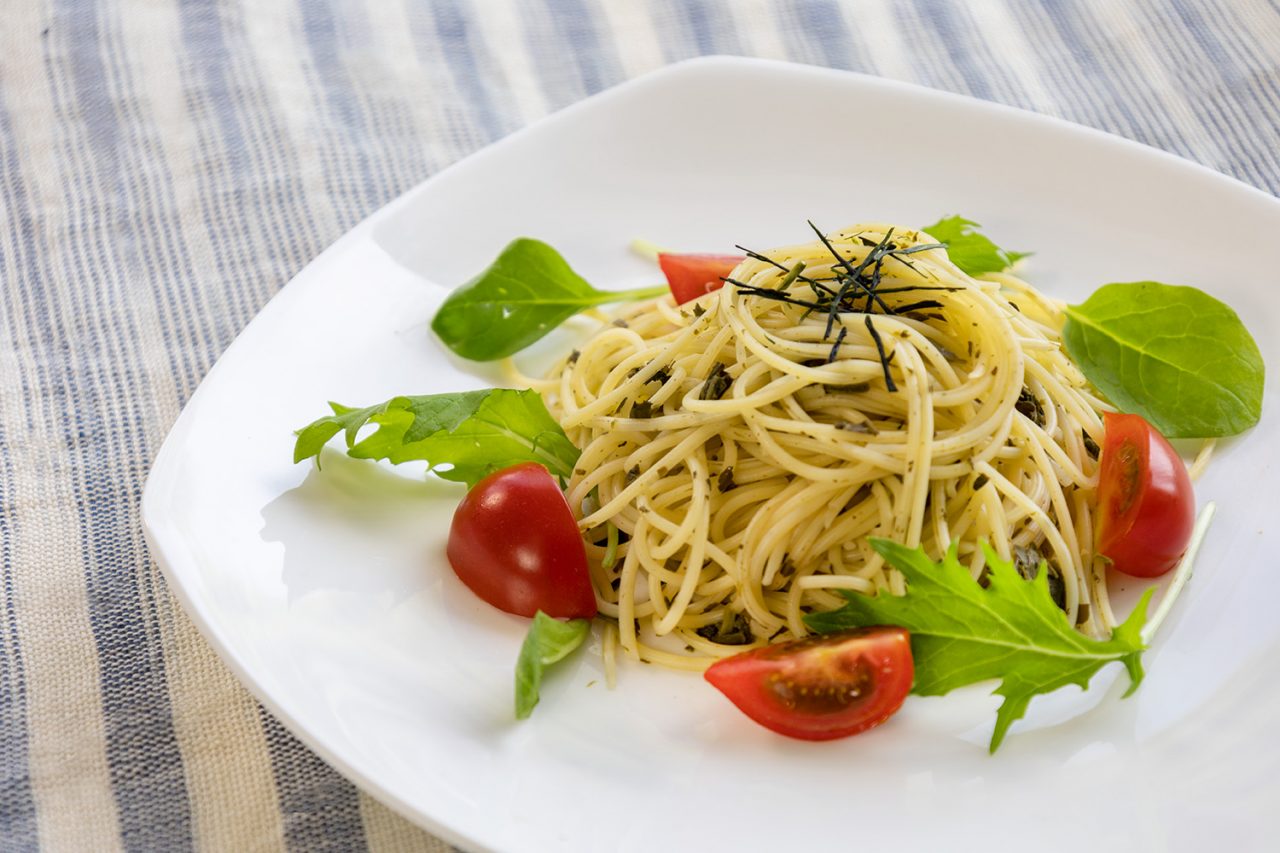 お茶×梅酒 お酒のあてにおススメ。「ラペソー」風お茶のお漬物を使った料理