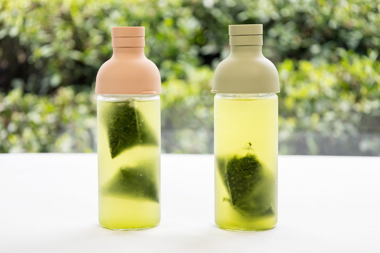 （左）冷茶玉露　（右）冷茶煎茶