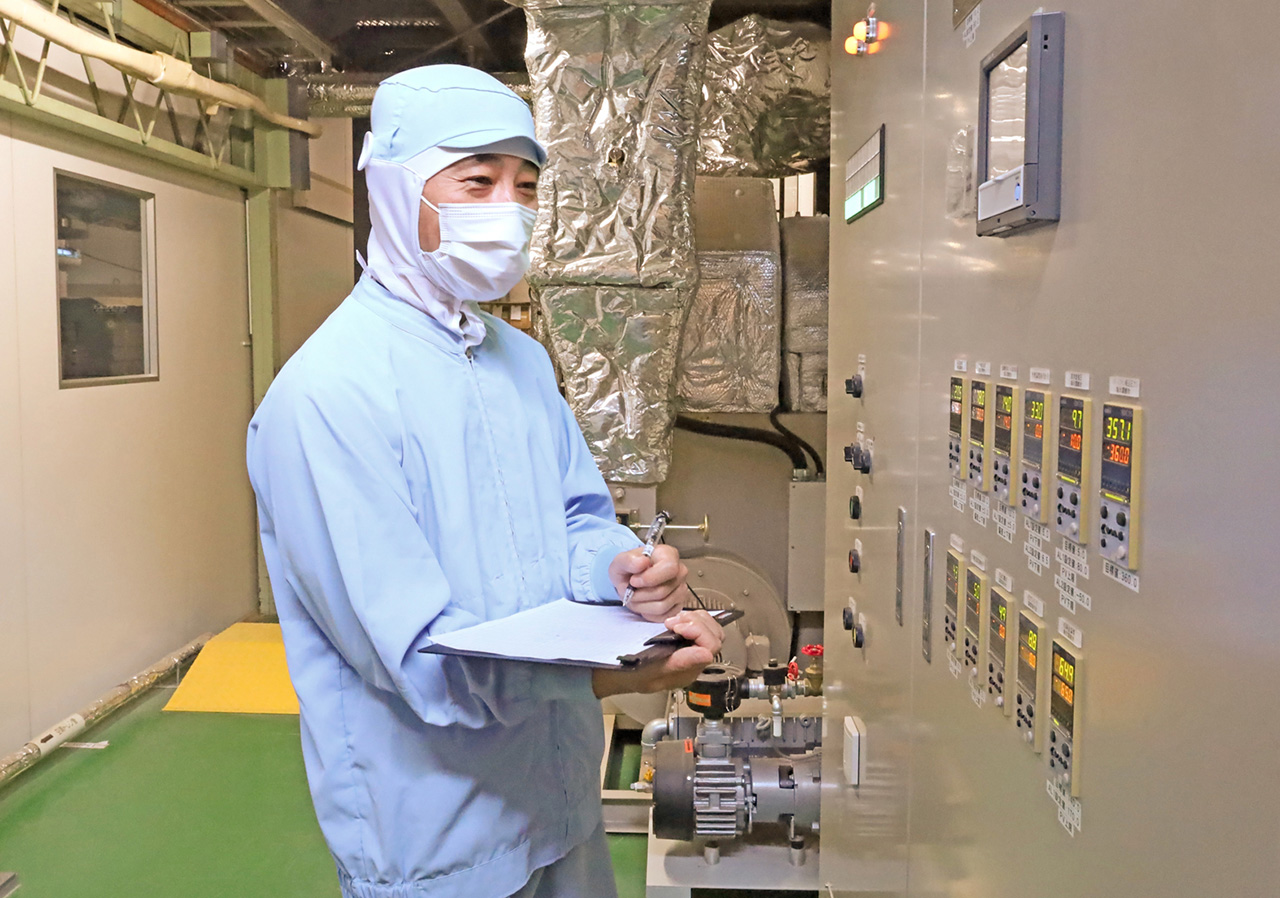 生産開発グループ 生産チーム 設備技術担当：藤本夏彦さん