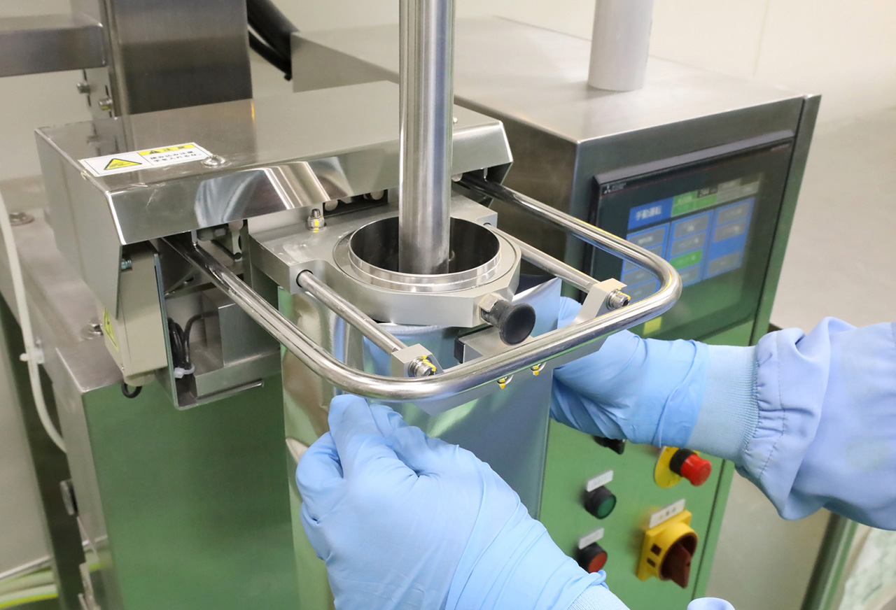 抹茶の自動充填機